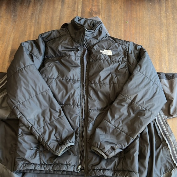 NorthFace Men’s 3 in 1 coat. Gray/Blk, Sz S, Waterproof shell detachable puffer - Picture 8 of 16